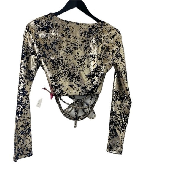 NWT. Meraki (Urban Outfitters ) Young Comtemporary Top. Gold and Black. Sz M - Picture 2 of 14